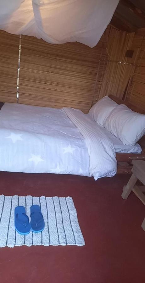 Готель Lillypond Camp Elmenteita Екстер'єр фото