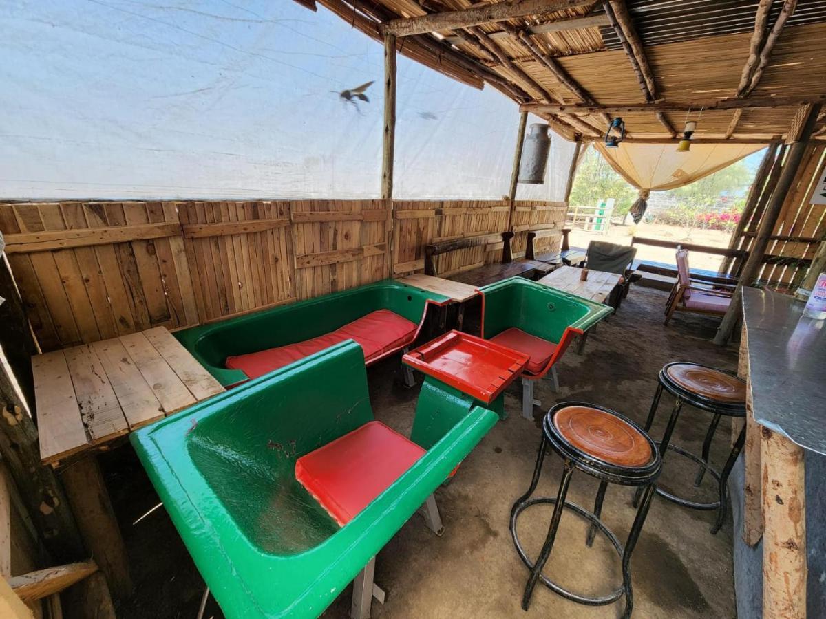 Готель Lillypond Camp Elmenteita Екстер'єр фото