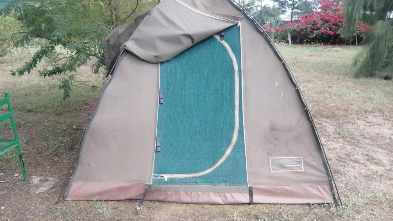 Готель Lillypond Camp Elmenteita Екстер'єр фото