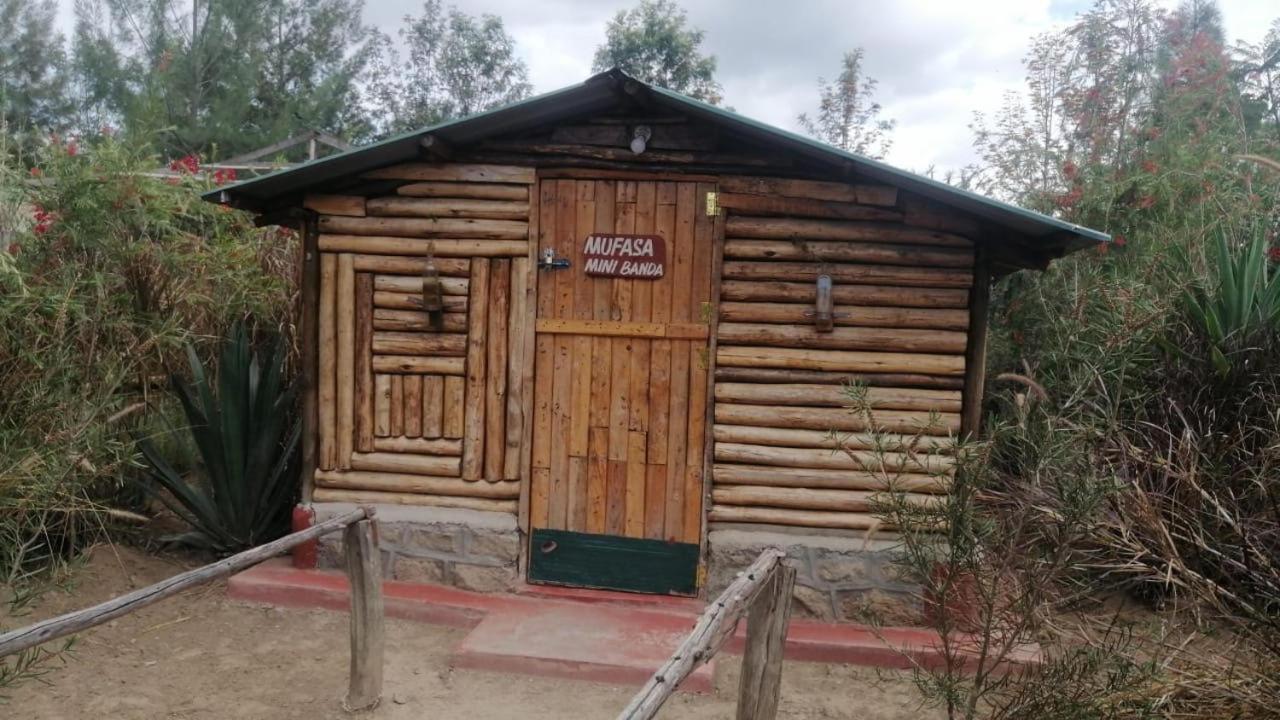 Готель Lillypond Camp Elmenteita Екстер'єр фото